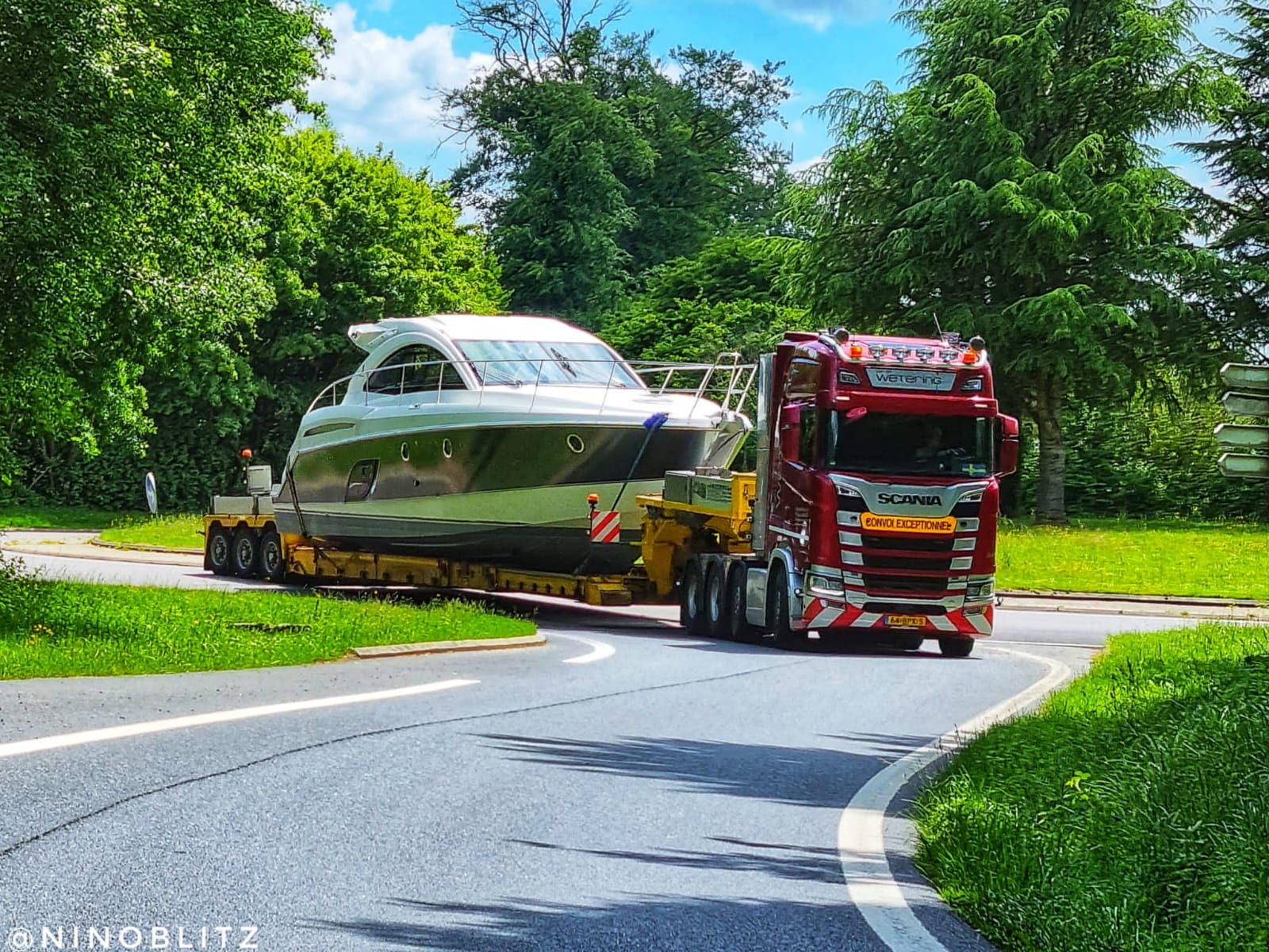 Contact met Van de Wetering Boots- und Spezialtransporte